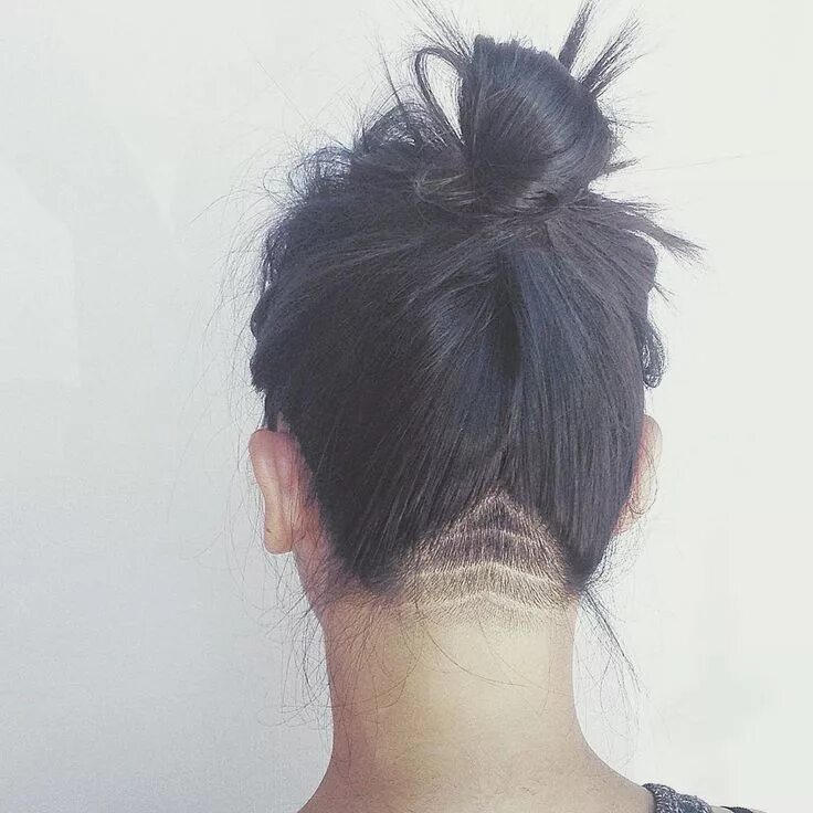 Прическа на затылке фото See this Instagram photo by @penny_theyoungamerican * 94 likes Undercut long hai