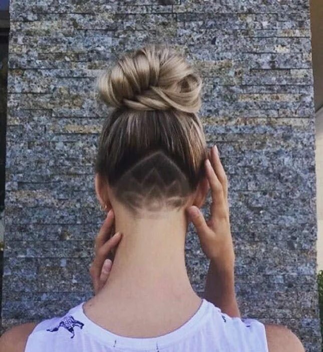 Прическа на затылке фото 10 Undercut Tattoos You *Need* to Try ASAP Undercut hairstyles, Hair cuts, Hair 