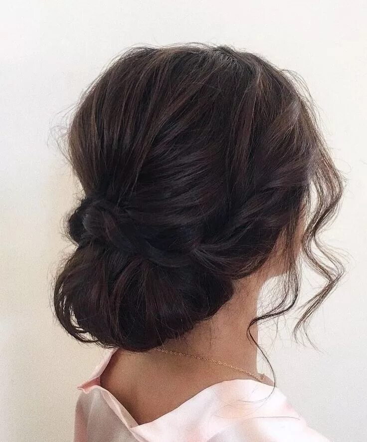 Прическа на затылке на средние Просто и красиво #hair #hairstyle #bride #bridehair #wedding #weddinghair #weddi