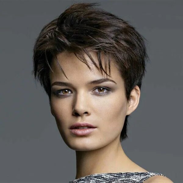 Прическа на жесткие волосы женские Pin on прически Short choppy hair, Choppy hair, Short hair styles