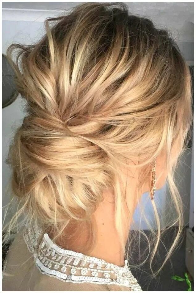 Прическа небрежный пучок на средние 25 Chic Bridesmaids' Hairstyles For Medium Length Hair Messy hairstyles, Wedding