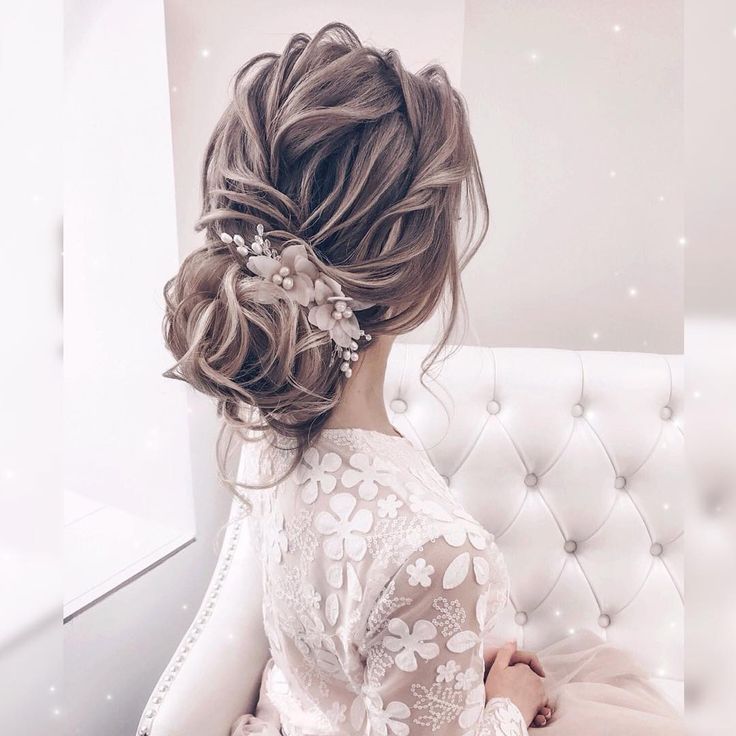 10 Charming Bridesmaid Hairstyles Ideas You Can Try Wedding hairstyles, Bride ha