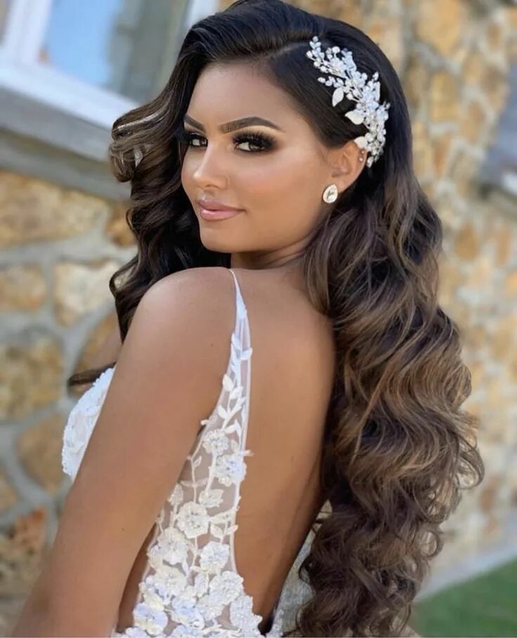 Прическа невесты на длинные волосы распущенные Pin by Ashley Green on Wedding Bridal hair down, Bridal hair and makeup, Wedding