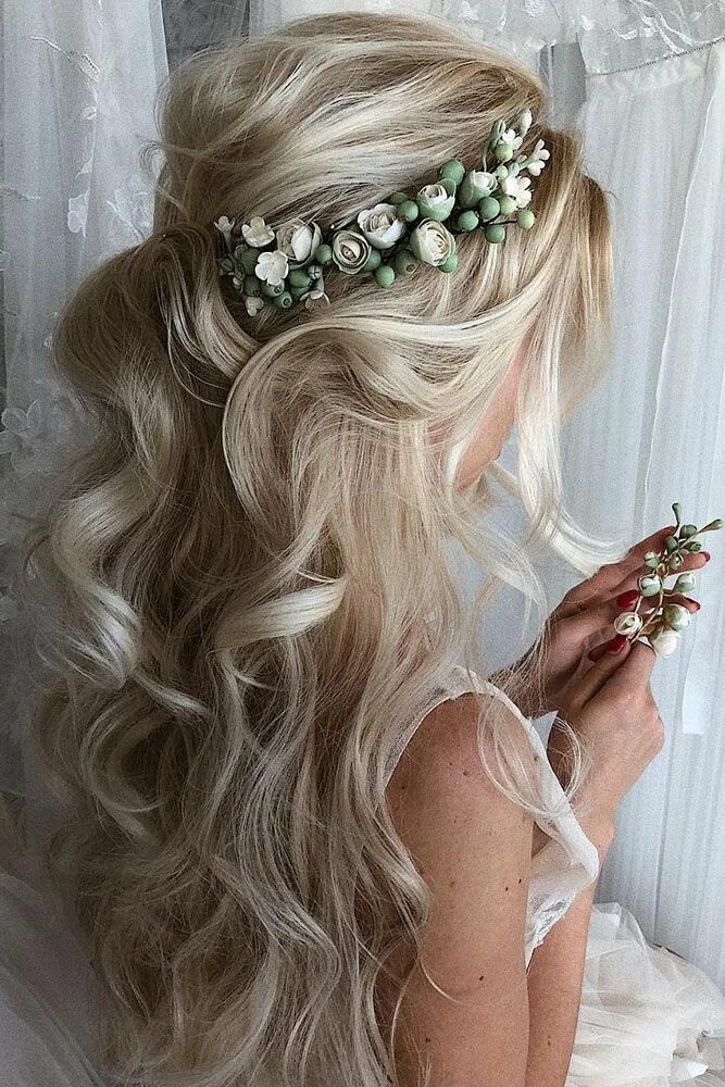 Прическа невесты распущенные волосы Pin by Zarina on Hairstyle Elegant wedding hair, Wedding hairstyles, Bride hairs