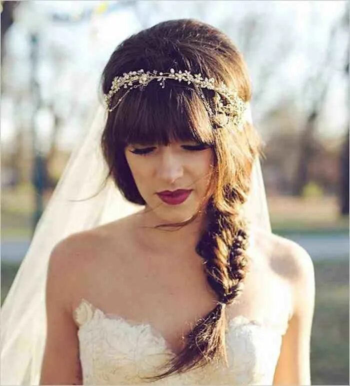 Прическа невесты с челкой на средние Versatile Wedding Hairstyles For Long Hair - MODwedding Coiffure mariée, Coiffur