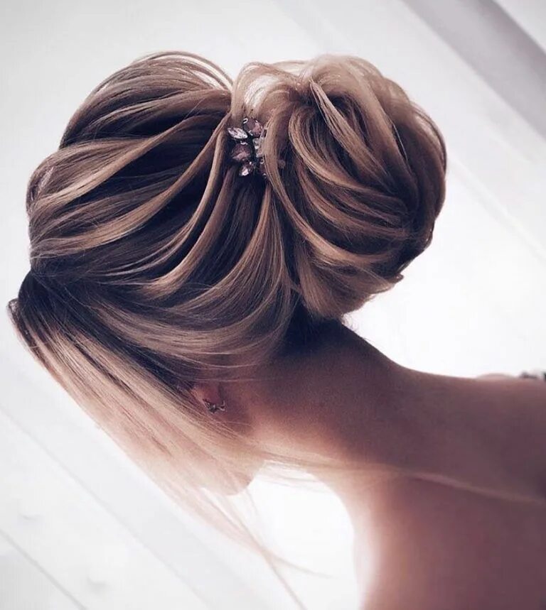 Прическа нижний пучок на длинные Chignon mariage invitée I 63 idées coiffures mariée Long hair styles, Elegant we