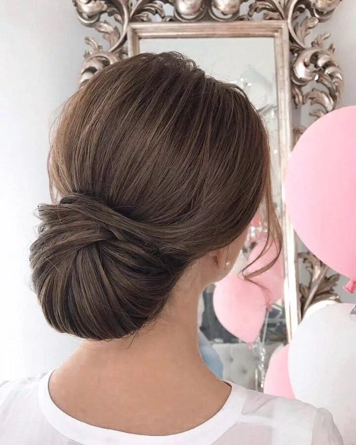 Прическа низкий пучок Sleek wedding hairstyle inspiration may just be perfect Sleek wedding hairstyles