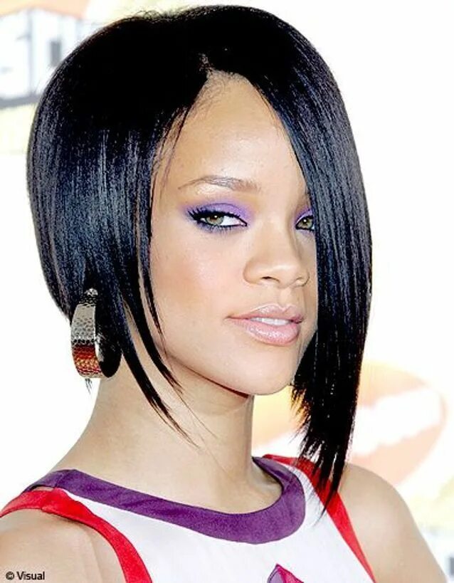 Прическа одна длиннее другая короче Les plus belles coiffures de Rihanna - Elle Coiffure rihanna, Carré plongeant as