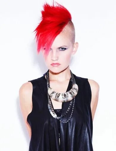 Прическа панк рок женская Red punk Mohawk Punk hair, Girl mohawk, Short hair styles