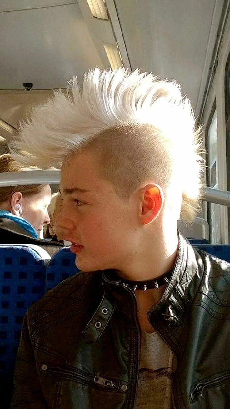 Прическа панка 41 Lovely Mohawk Hairstyle Ideas in 2020 Punk hair, Mohawk hairstyles