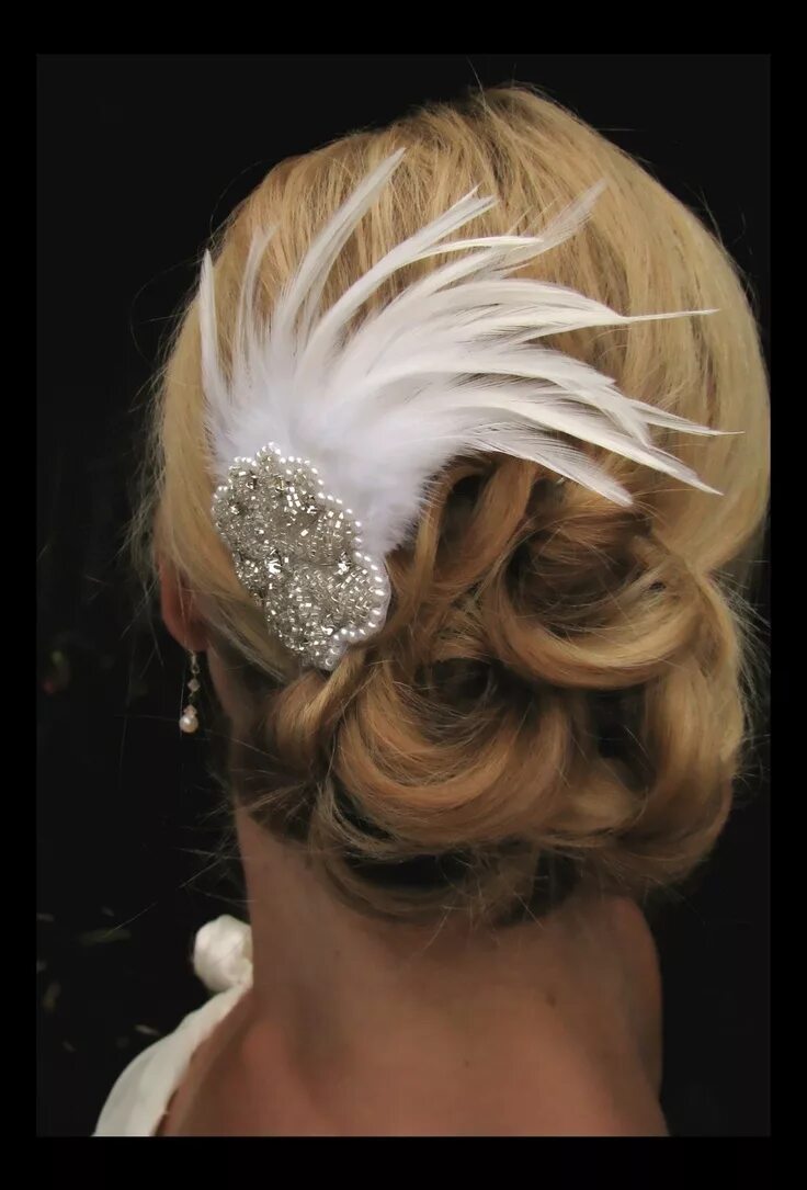 Прическа перья на средние волосы Haley - Stunning Feather Fascinator with Rhinestone Accent Piece, bridal hair ac