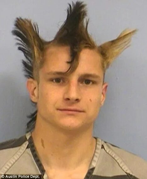 Прическа петух мужская Johnathan Washburn, with bizarre triple mohawk, arrested for attacking someone w