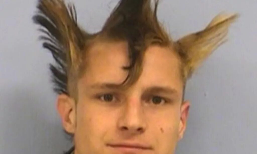 Прическа петух мужская Johnathan Washburn, with bizarre triple mohawk, arrested for attacking someone w