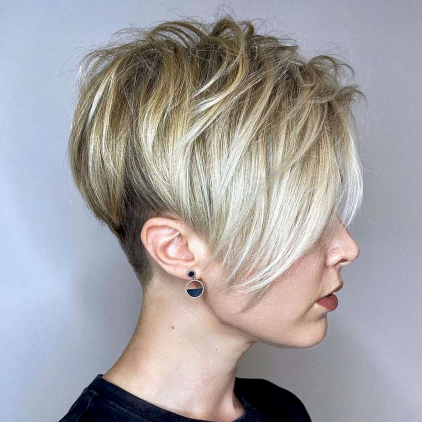 Прическа пикси 2024 Deanne Williams Short Hairstyles - 3 - Likeeed Short hair undercut, Short hair s