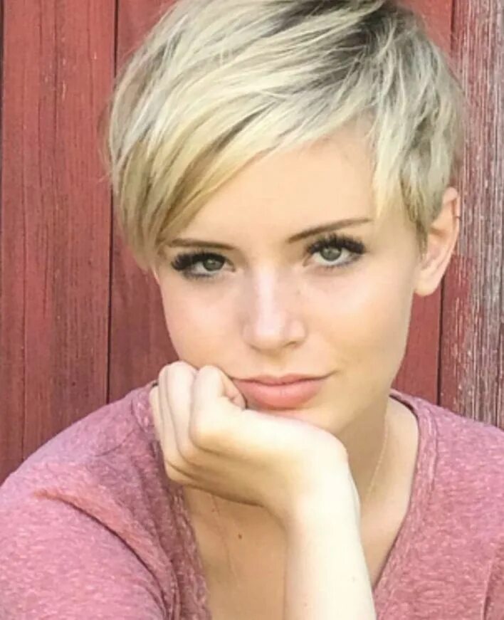 Прическа пикси фото круглое Short white pixie haircut, short haircut ideas, white pixie haircut, ash white h