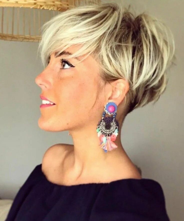 Прическа пикси фото на средние coupe dégradée femme pixie effet coiffé décoiffé moderne chevelure blonde #hairs