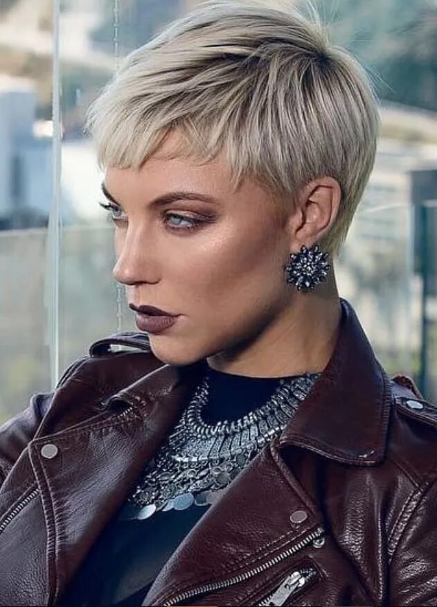 Прическа пикси короткой челкой фото 30 Chic Short Pixie Haircuts Ideas For Woman 2019 Super short hair, Short hair c