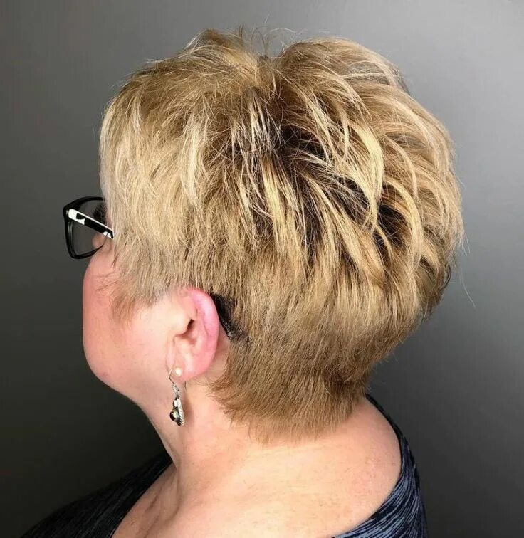 Прическа пикси на короткие волосы для полных Tapered Feathered Pixie over 60 Short hair styles, Short hairstyles for women, S