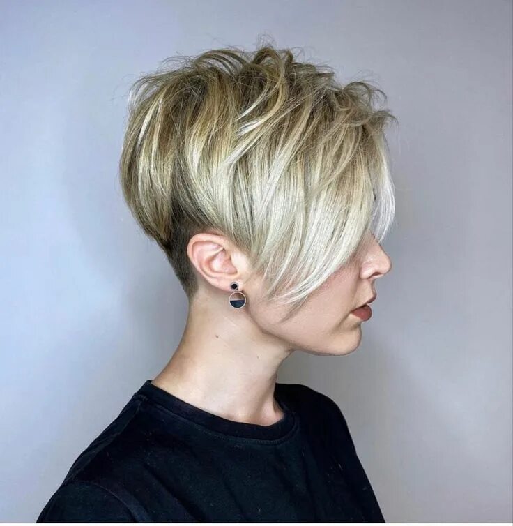 Прическа пикси на средние Pin on Hair Short hair undercut, Short hair haircuts, Short hair styles pixie