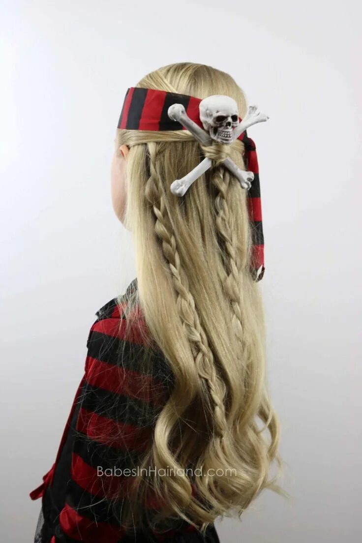 Прическа пиратки для девочки Skull & Crossbones Pirate Hair Halloween Hairstyle - Babes In Hairland Pirate ha