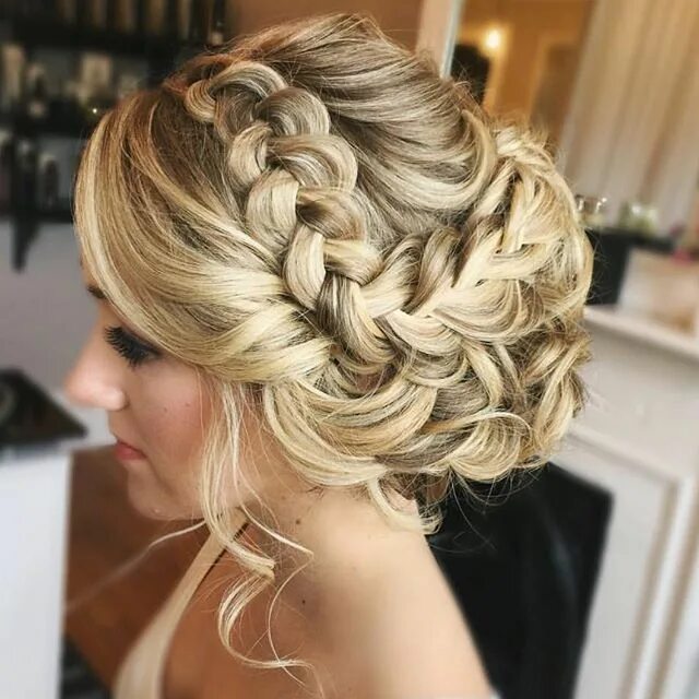 Прическа плетение на длинные Stunning Braided UPDO created by @hairbybritny @hairbybritny ✨ #romantichairstyl