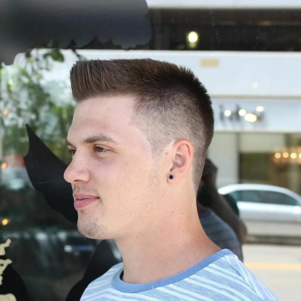 Прическа площадка einfache flat top frisur mit undercut und moderner struktur Flat top haircut, Ha