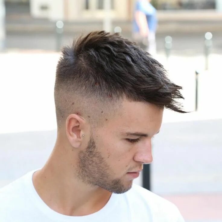 Прическа по бокам коротко сверху коротко Men's Haircuts 2023 Mens haircuts short, Cool short hairstyles, Stylish short ha