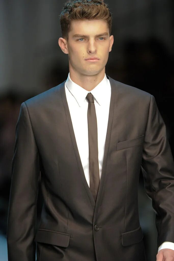 Прическа под костюм Dolce & Gabbana Spring 2012 Menswear Collection Vogue