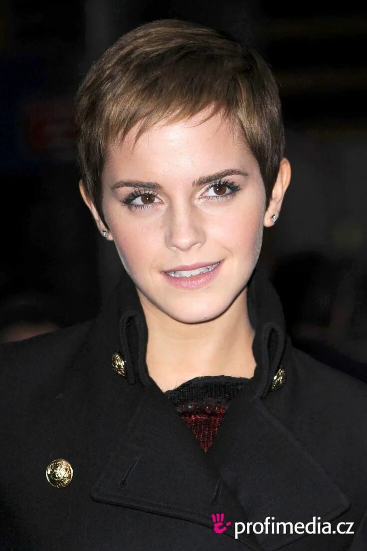 Прическа под мальчика длинная Emma Watson short pixie Hair styles, Womens hairstyles, Emma watson