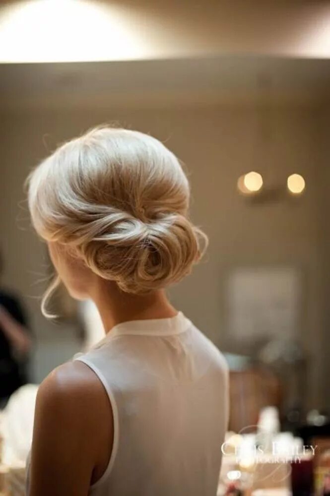 Прическа подобранные волосы Falls Five Favorite Hairstyles Wedding hairstyles, Short hair updo, Hair styles