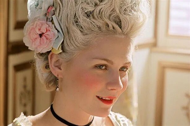 Прическа помпадур женская 19 век Valentine & Cie Marie antoinette 2006, Marie antoinette, Kirsten dunst marie ant