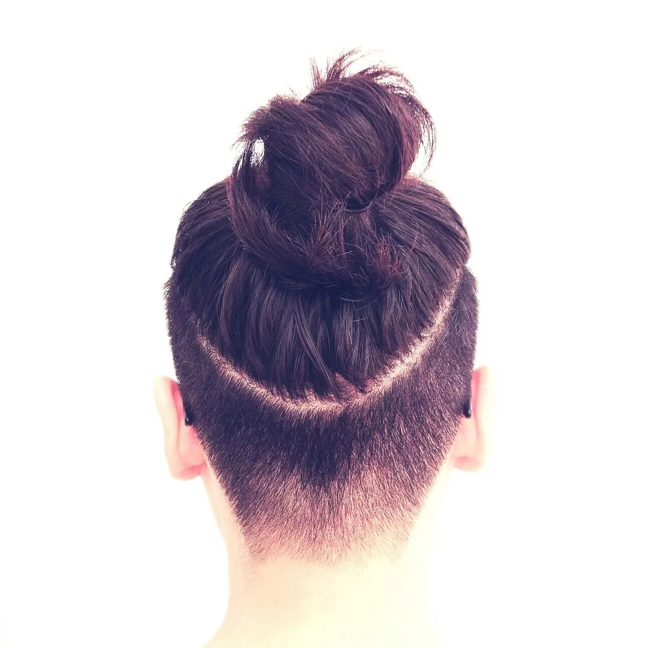 Прическа поп женская And so I finally got my undercut and top knot bun! #undercut #topknot #hairinabu