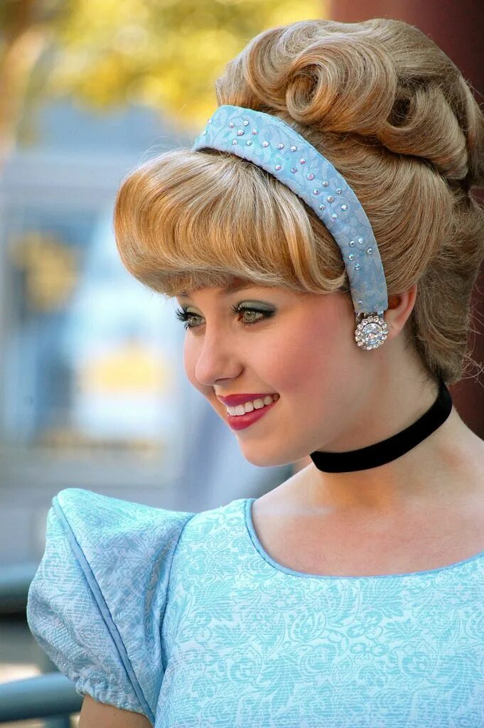 Прическа принцессы Cinderella for Sarah Costume Cinderella hair, Disney princess hairstyles, Cinder