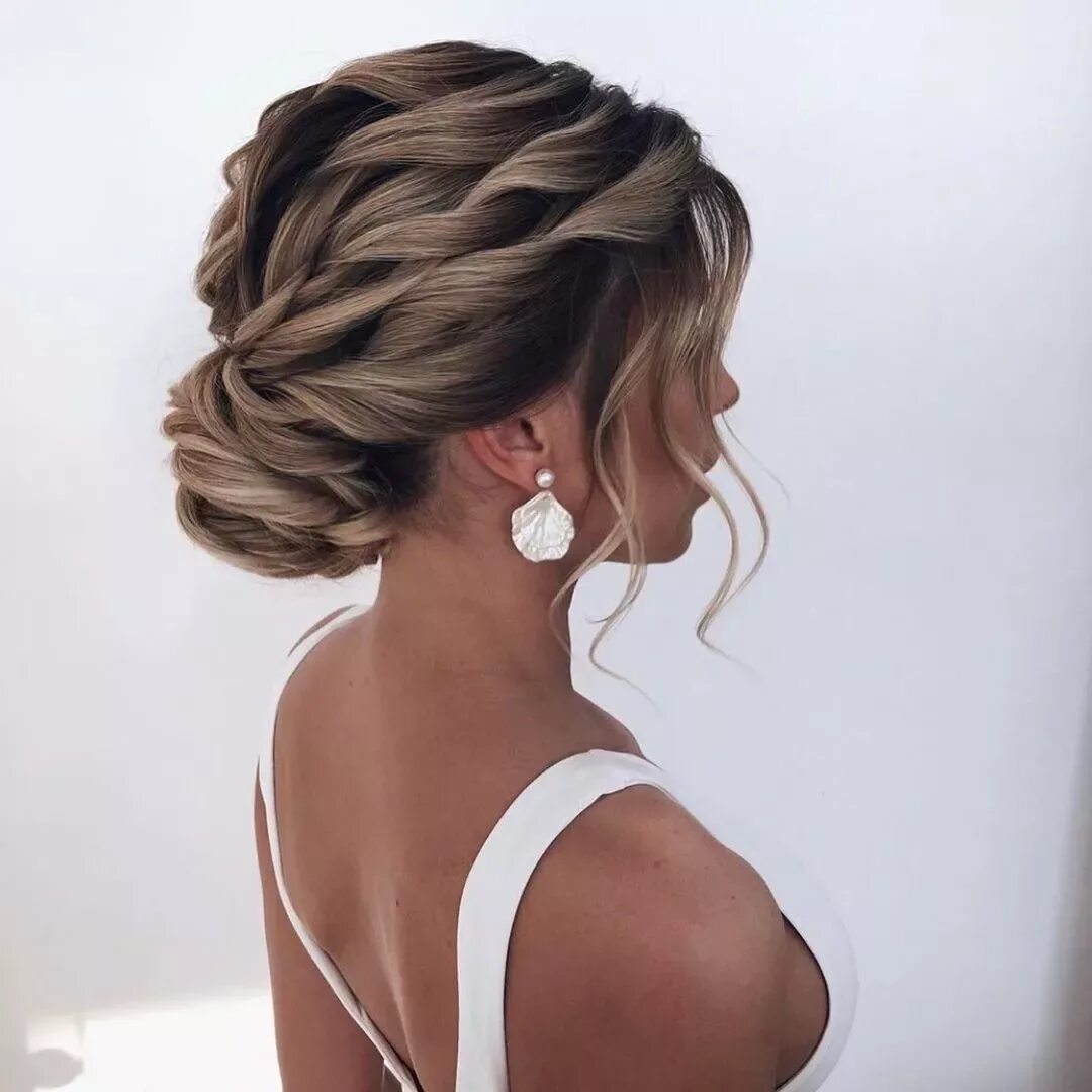 Прическа пучок 2024 на свадьбу Bridesmaids' Hairstyle Ideas Complete Weddings in South Florida Идеи причесок, П