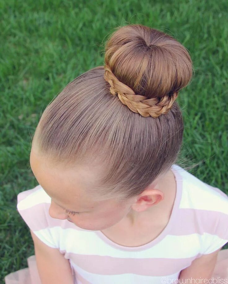 Прическа пучок для девочки средние волосы Instagram photo by angie * hair tutorials * May 2, 2016 at 2:22pm UTC Bun hairst