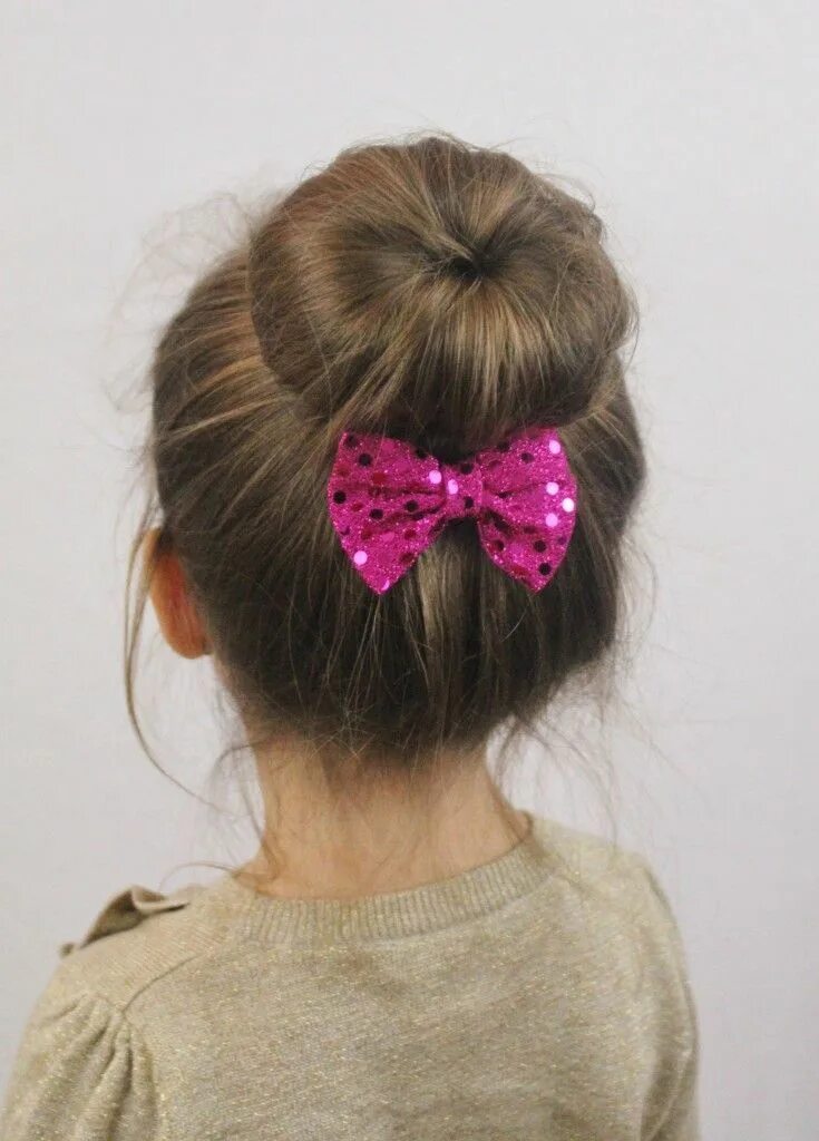 Прическа пучок на длинные для девочки Pin on children's hairstyles