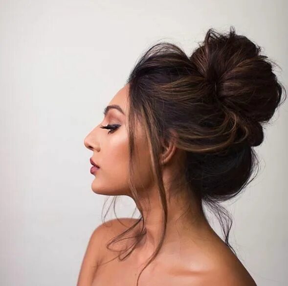 Прическа пучок на длинные фото high bun Easy bun hairstyles, Bun hairstyles for long hair, Easy hairstyles