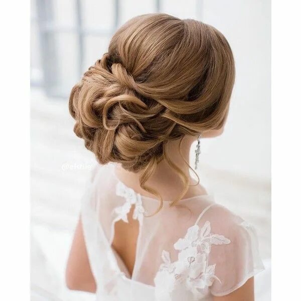 Прическа пучок на длинные волосы свадебные Pin by lovelovelove1997 ... on Perfect Hair Wedding hairstyles updo, Wedding hai