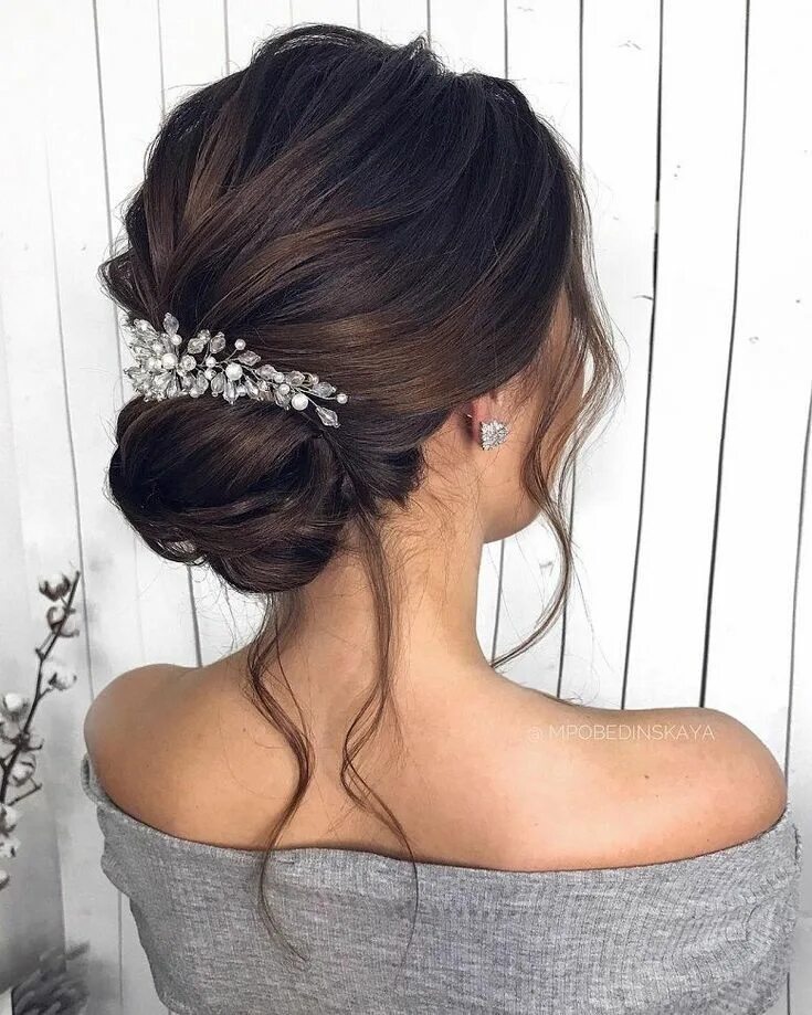 Прическа пучок на средние на свадьбу Gorgeous Wedding Hairstyles For the Elegant Bride bridal updo hairstyles . Estil