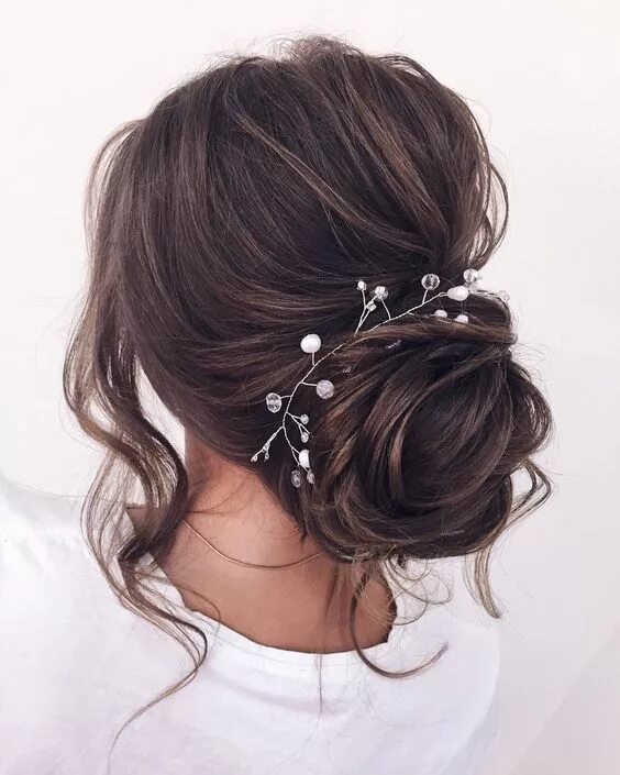 Прическа пучок на средние на свадьбу Pin by Արաքս Դավթյան on Hairstyles Long hair styles, Hair styles, Elegant weddin