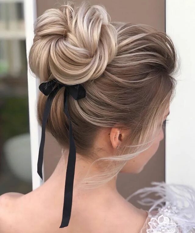 Прическа пучок на средние видео New The 10 Best Hairstyles Today (with Pictures) - Updo inspo of the day: gorgeo