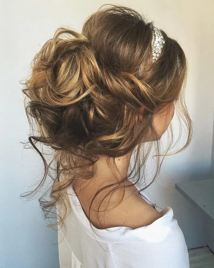 Прическа пучок с локонами на длинные волосы Beautiful & chic messy wedding updos hairstyles perfect for any wedding venue Br