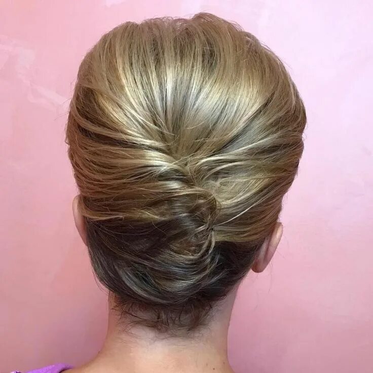 Прическа ракушка Two-Toned French Roll Peinados cabello corto, Cortes de cabello corto, Cabello y