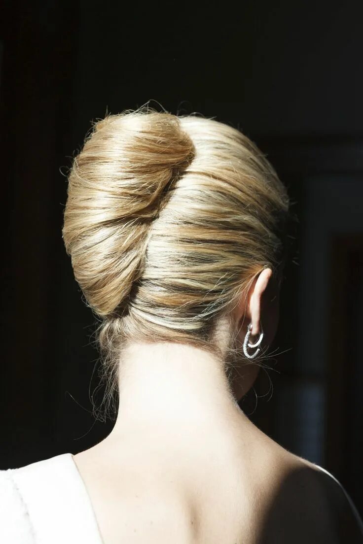 Прическа ракушка на длинные Pin by Felice de Jonge on Wedding Brochure CH French twist hair, Long hair style