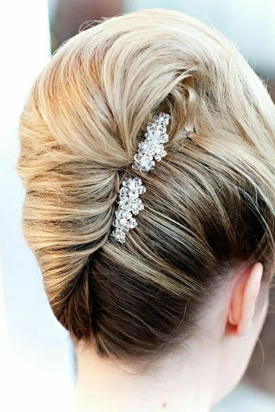 Прическа ракушка на длинные Прическа ракушка French twist hair, Hair updos, Wedding hairstyles