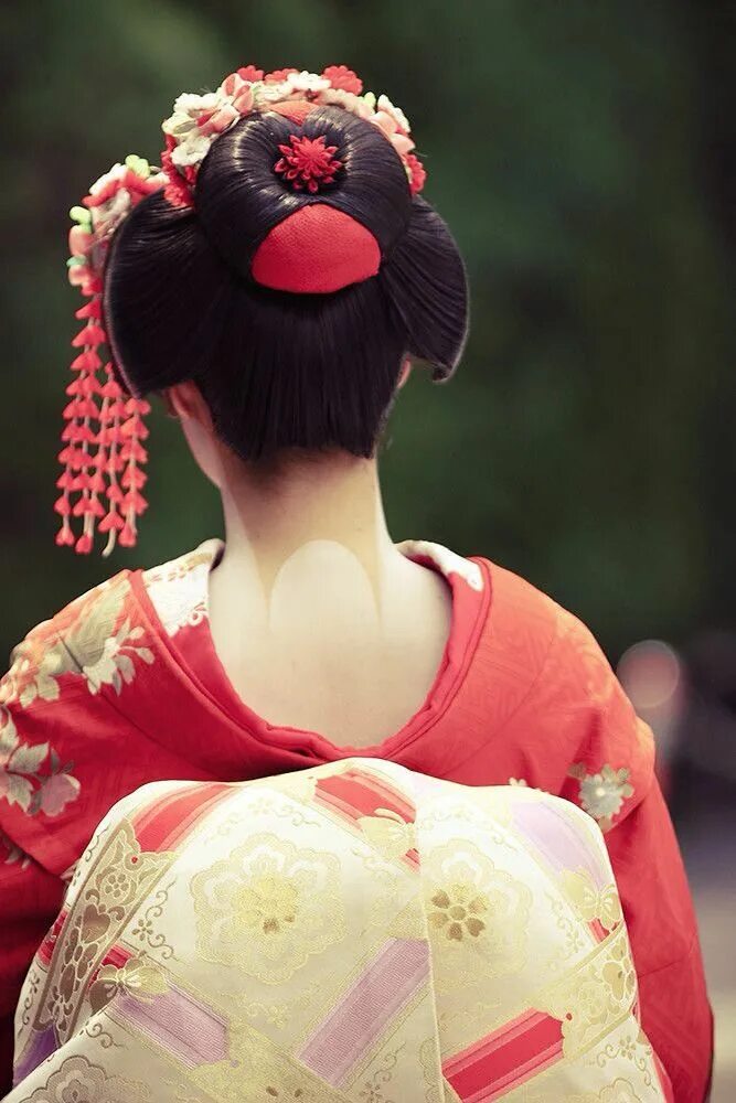 Прическа разделенный персик у гейши фото Geisha Hair"お し ゃ れ ま と め の 人 気 ア イ デ ア ｜ Pinterest ｜ Lyric Atwood 髪 の 毛 セ ッ ト, 