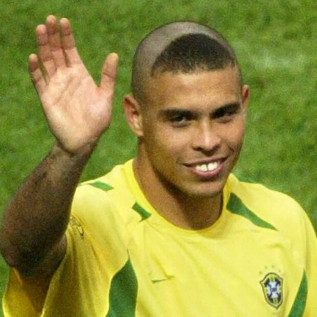 Прическа роналдо Ronaldo Ronaldo haircut, Bad haircut, Weird haircuts