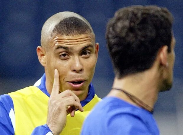 Прическа роналдо 2002 года Ronaldo Nazario Haircut - Ronaldo Luis Nazario Haircut - The Best Drop Fade Hair