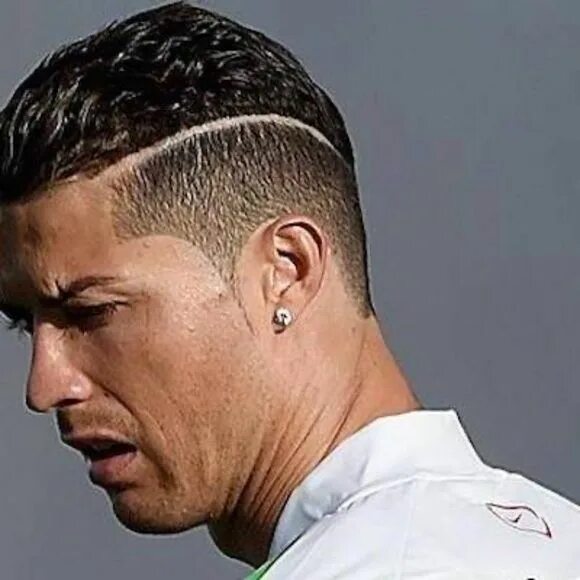 Прическа роналдо 2002 года Meet your Posher, Abdibasid Cristiano ronaldo hairstyle, Ronaldo hair, Cristiano