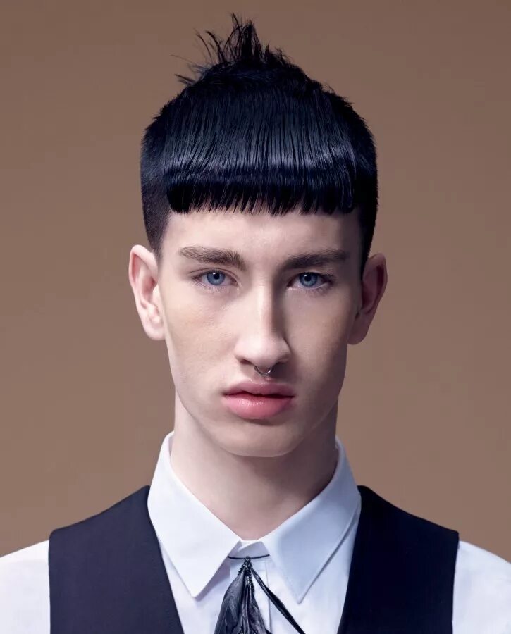 Прическа ровная челка мужская Sassoon cuts with soft edges and following the natural flow of the hair